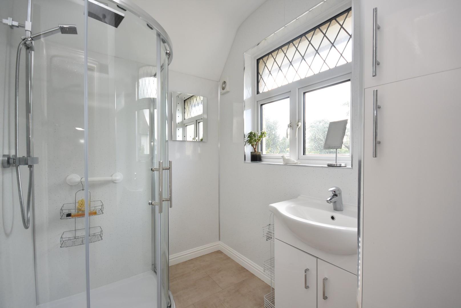 63 Coleridge Avenue, Penarth, CF64 2SR